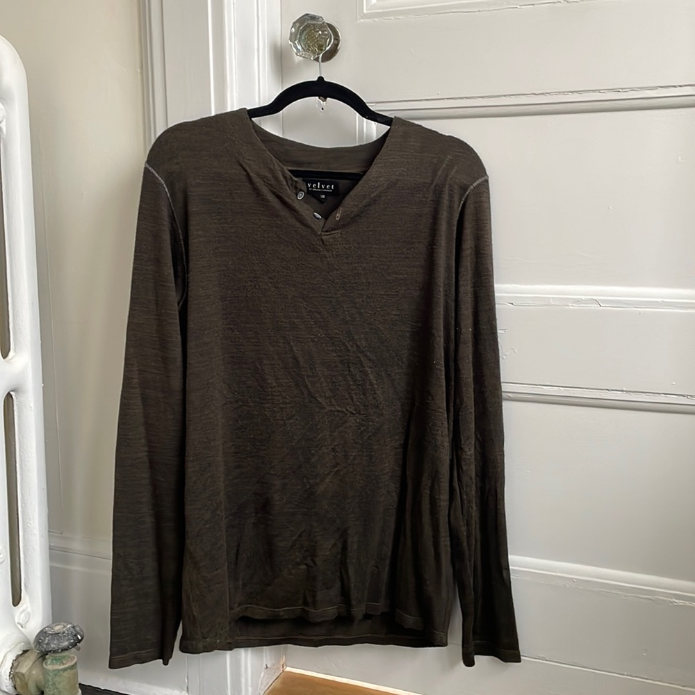 Velvet by Graham & Spencer Men’s L sweater